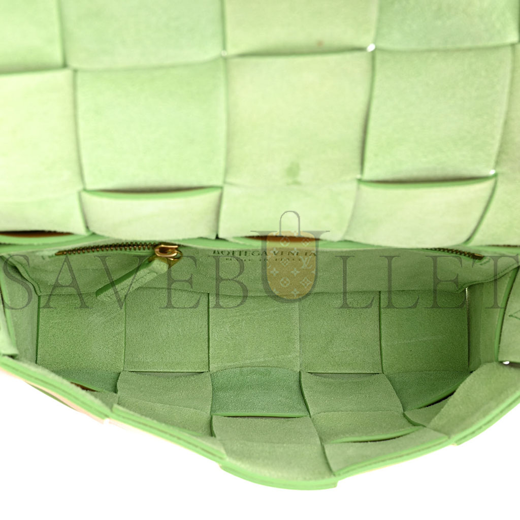 BOTTEGA VENETA GRAINED CALFSKIN MAXI INTRECCIATO CASSETTE CROSSBODY BAG CARAMEL PISTACHIO (23*15*5.5cm)