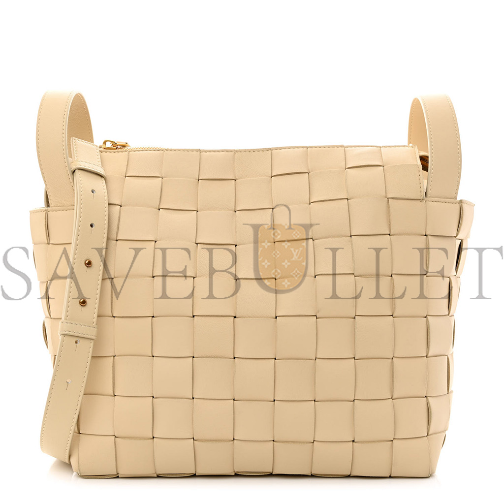 BOTTEGA VENETA LAMBSKIN MAXI INTRECCIATO BOWLING CASSETTE SHOULDER BAG PORRIDGE (27*27*15cm)