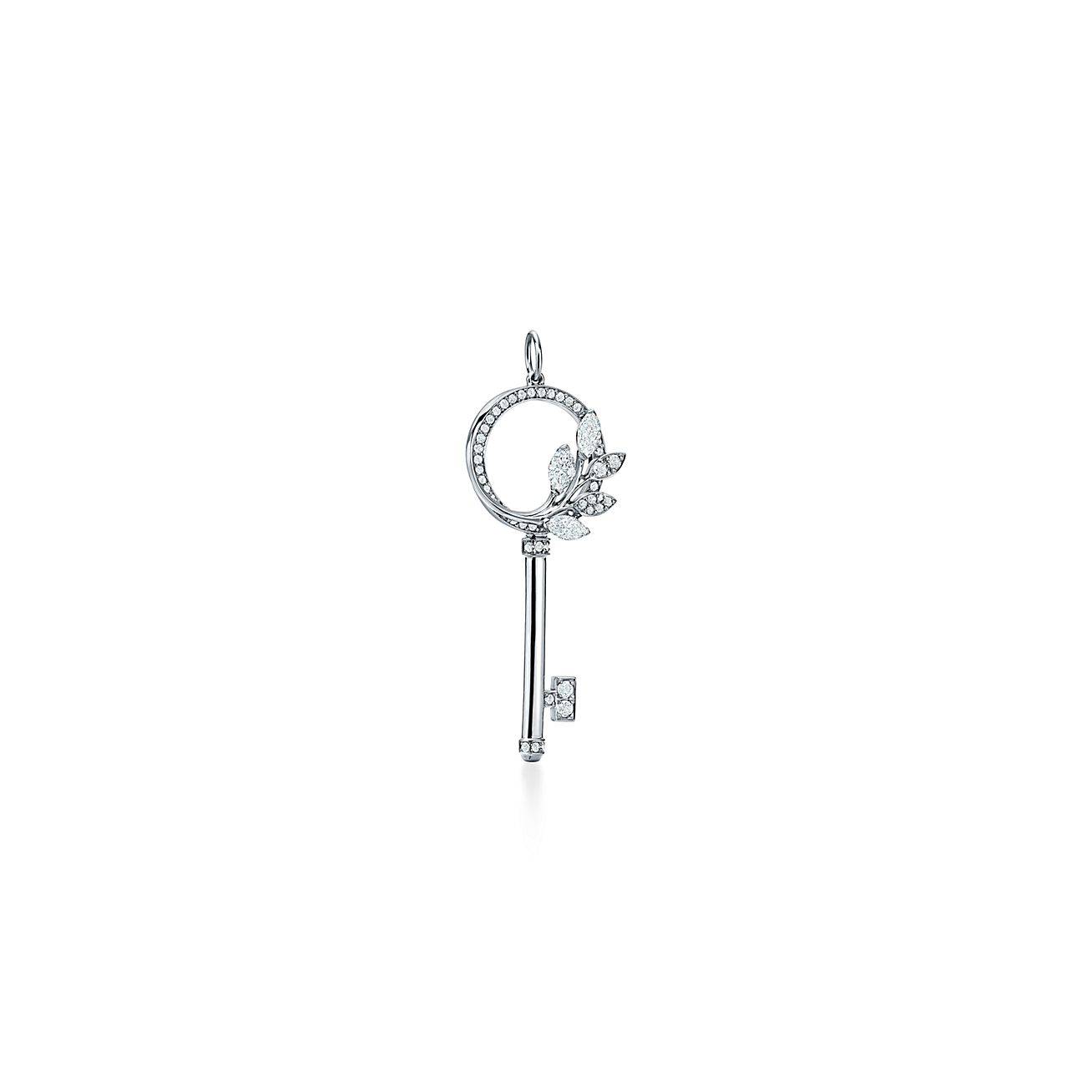 TIFFANY KEYS TIFFANY VICTORIA® DIAMOND VINE CIRCLE KEY IN PLATINUM